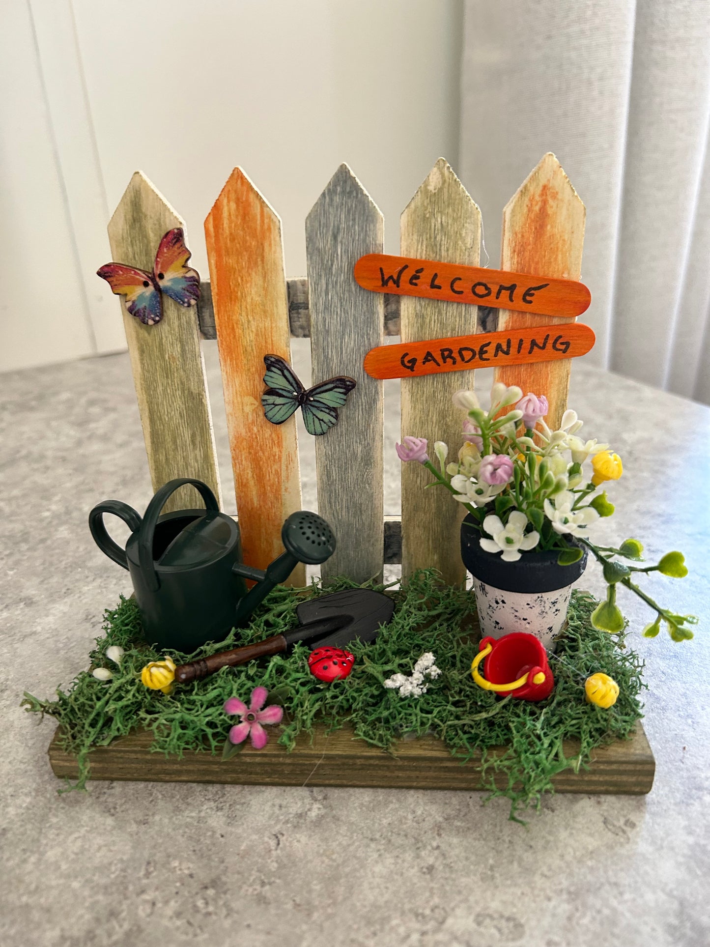 Garden Wooden Shelf Decor