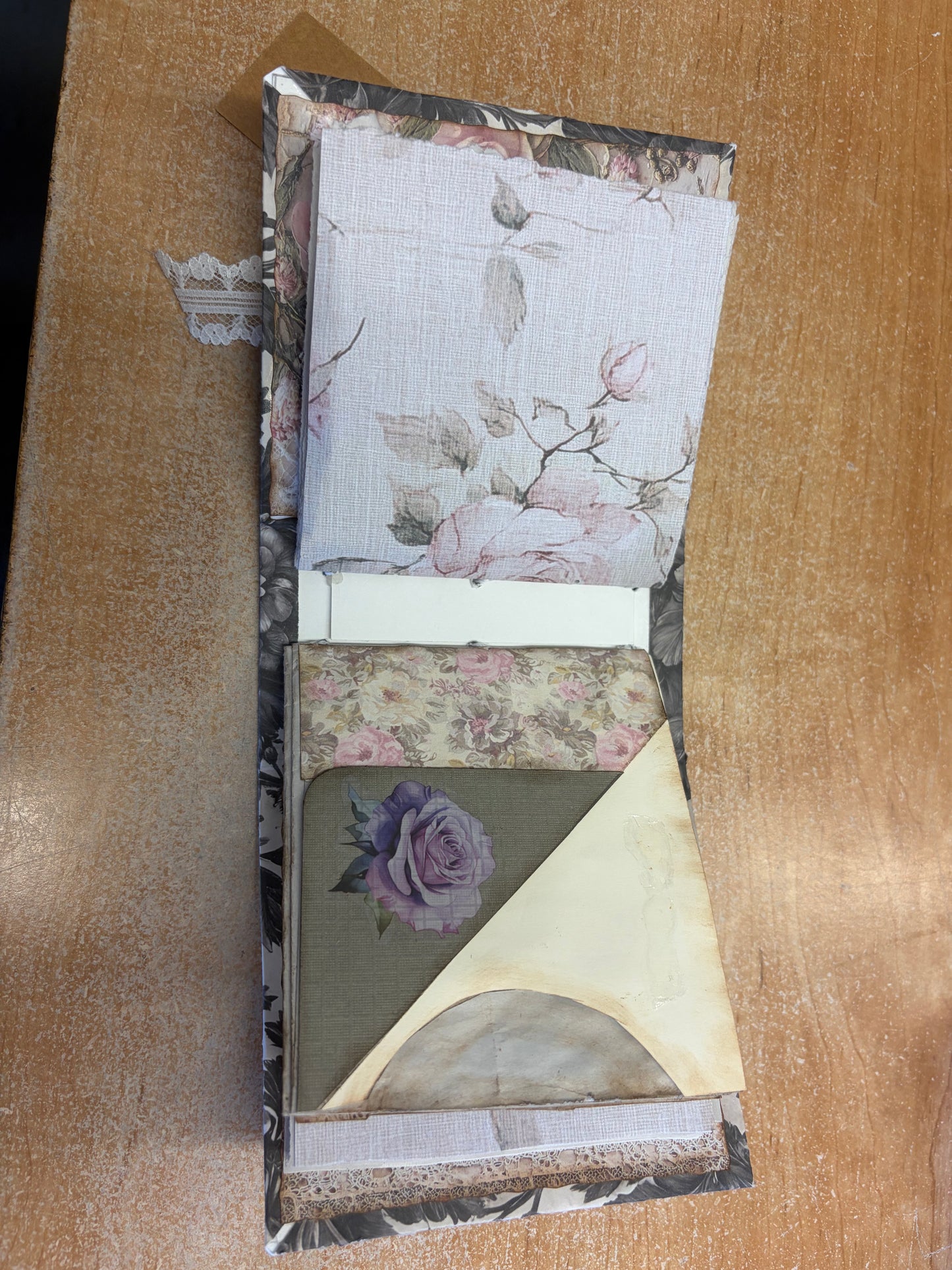 Black and Rose Junkie Diary