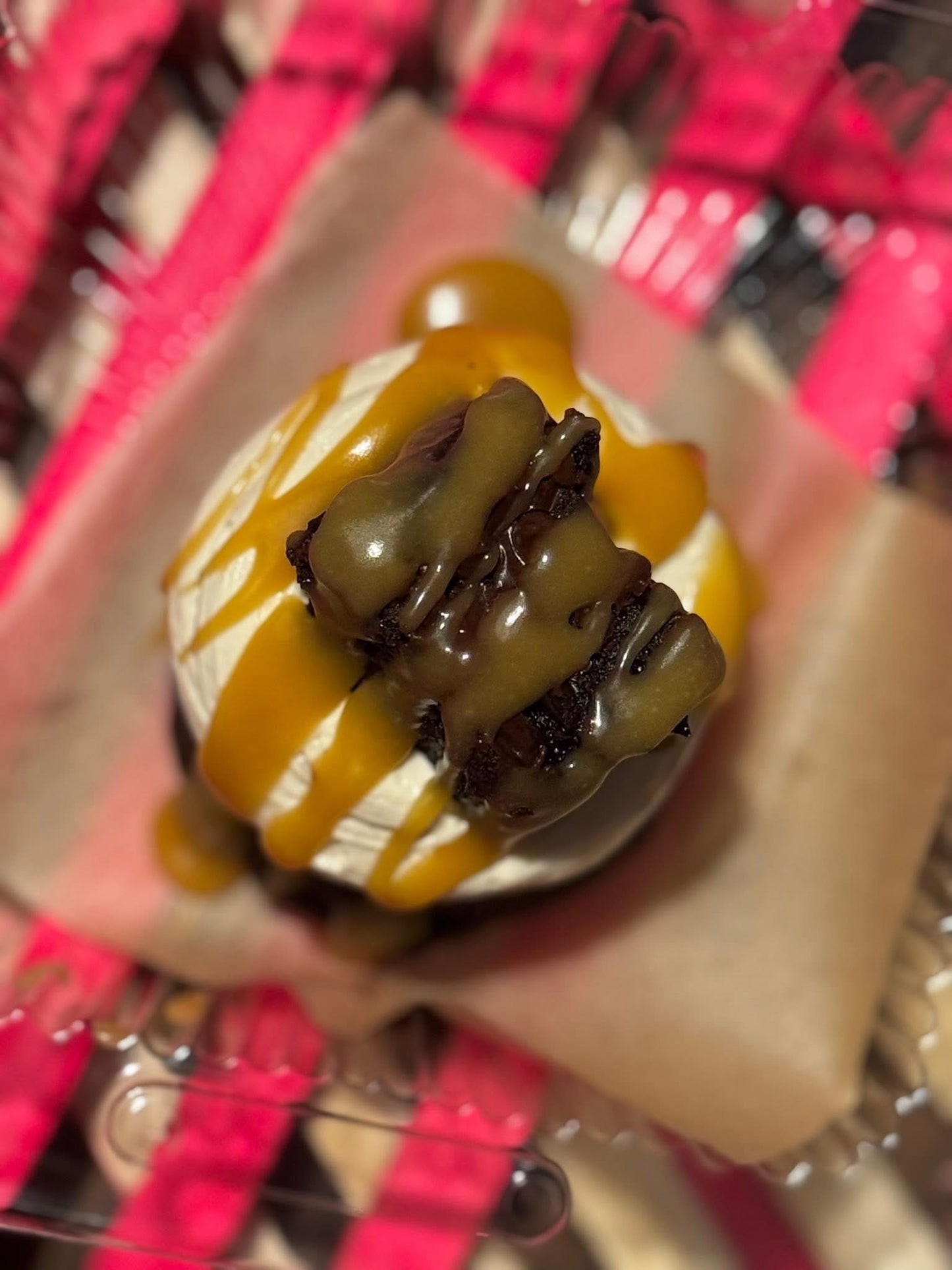Brownie bomb with salted caramel buttercream cookie