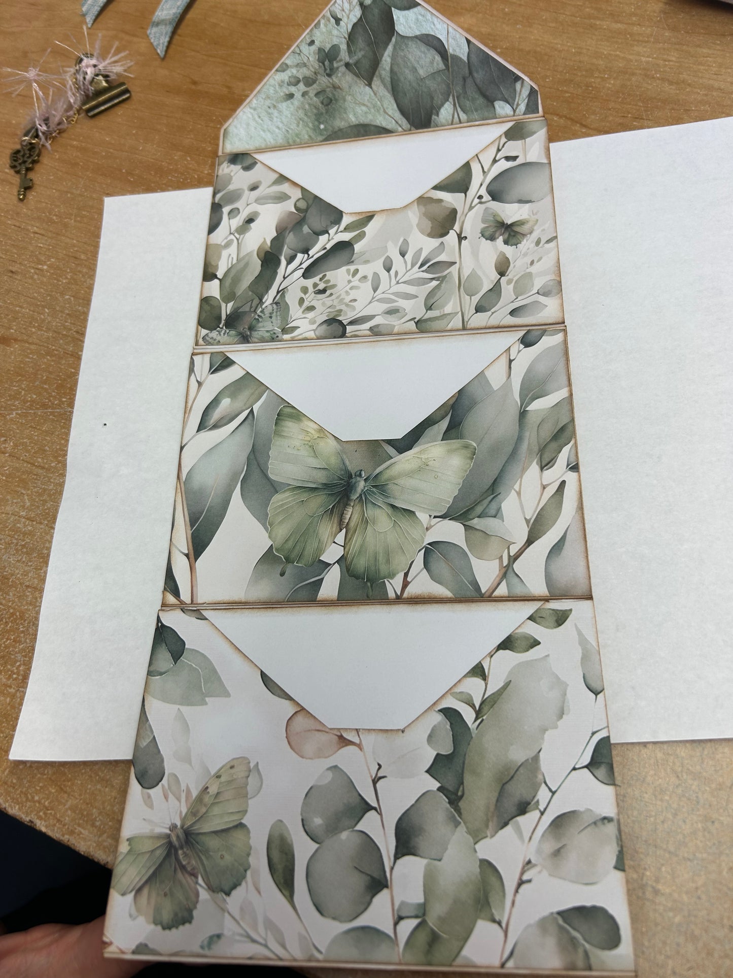 Envelope Folio Flower with key charm