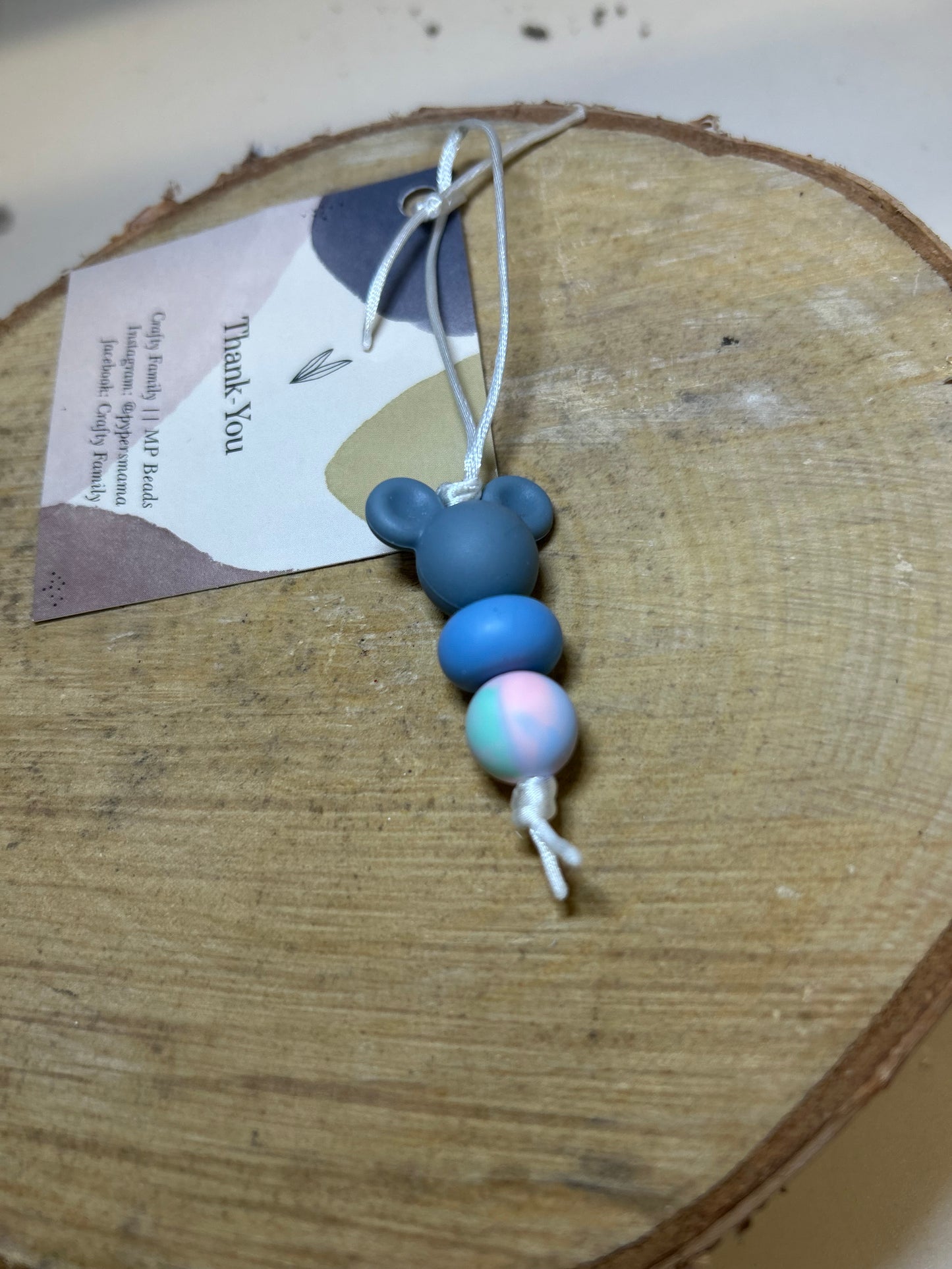 Silicone beaded zipper pulls
