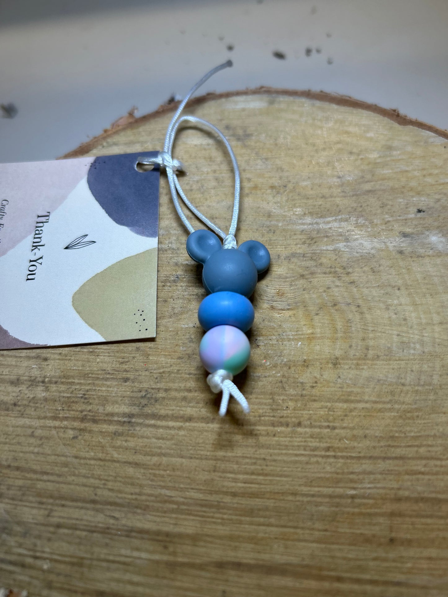 Silicone beaded zipper pulls