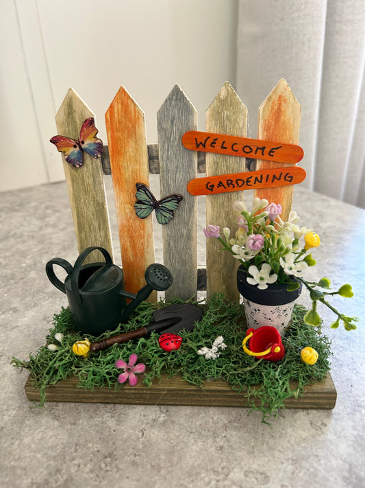 Garden Wooden Shelf Decor