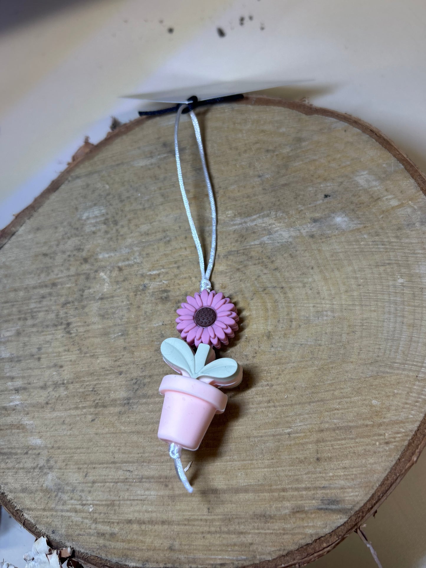 Silicone beaded zipper pulls
