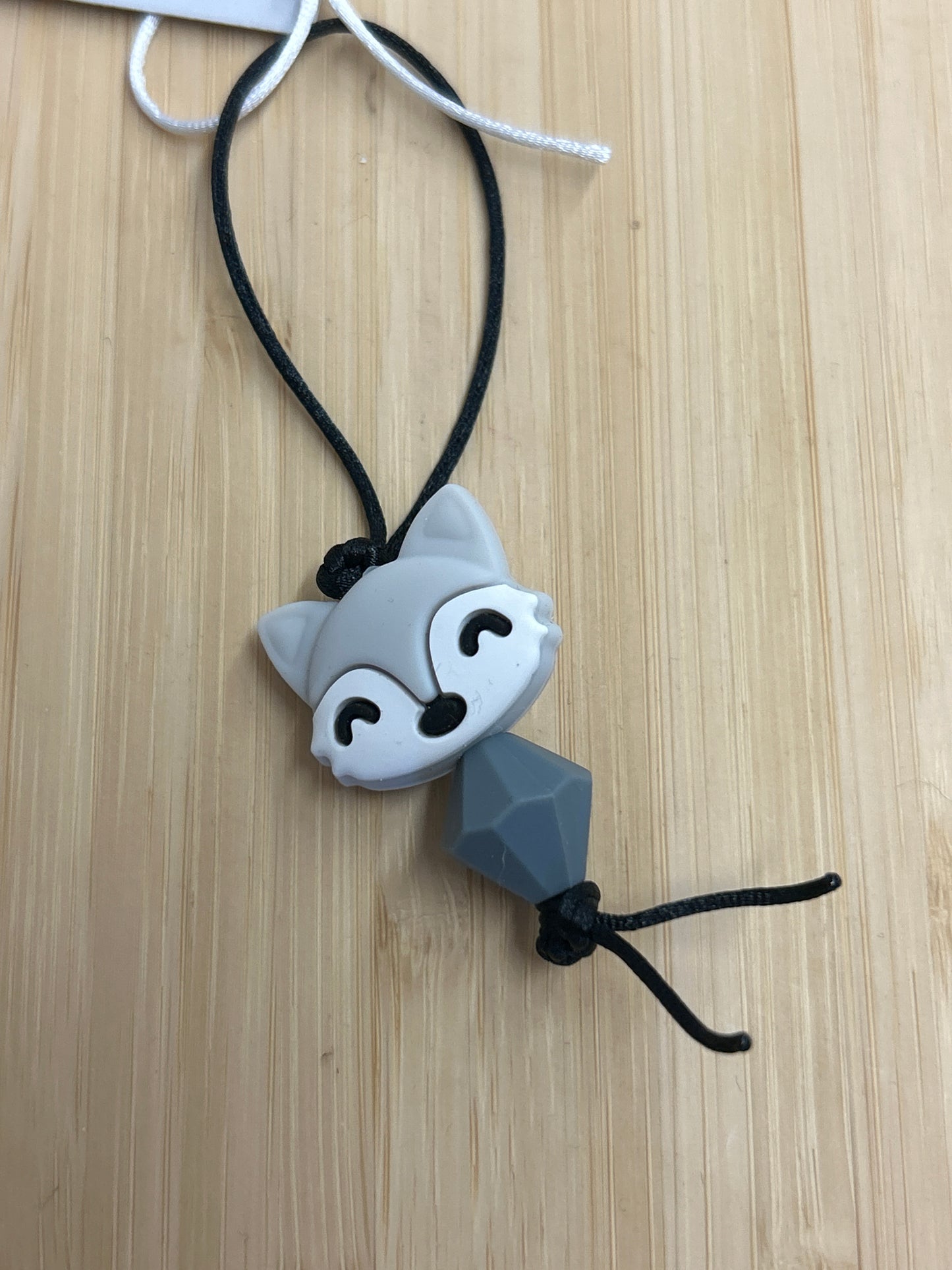 Silicone beaded zipper pulls