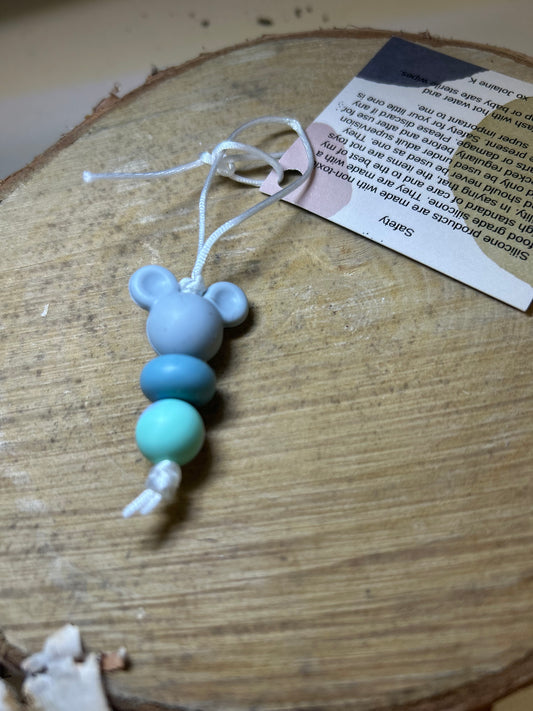 Silicone beaded zipper pulls