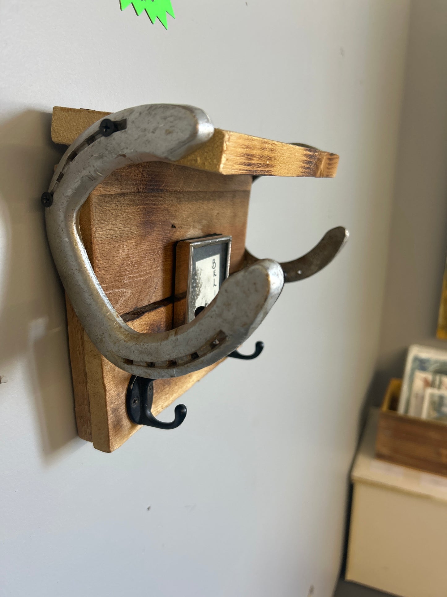 Horseshoe shelf