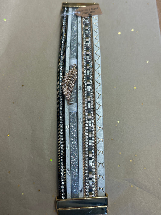 Feathers with diamonds bracelet